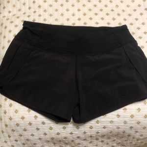 Size 6 lululemon shorts